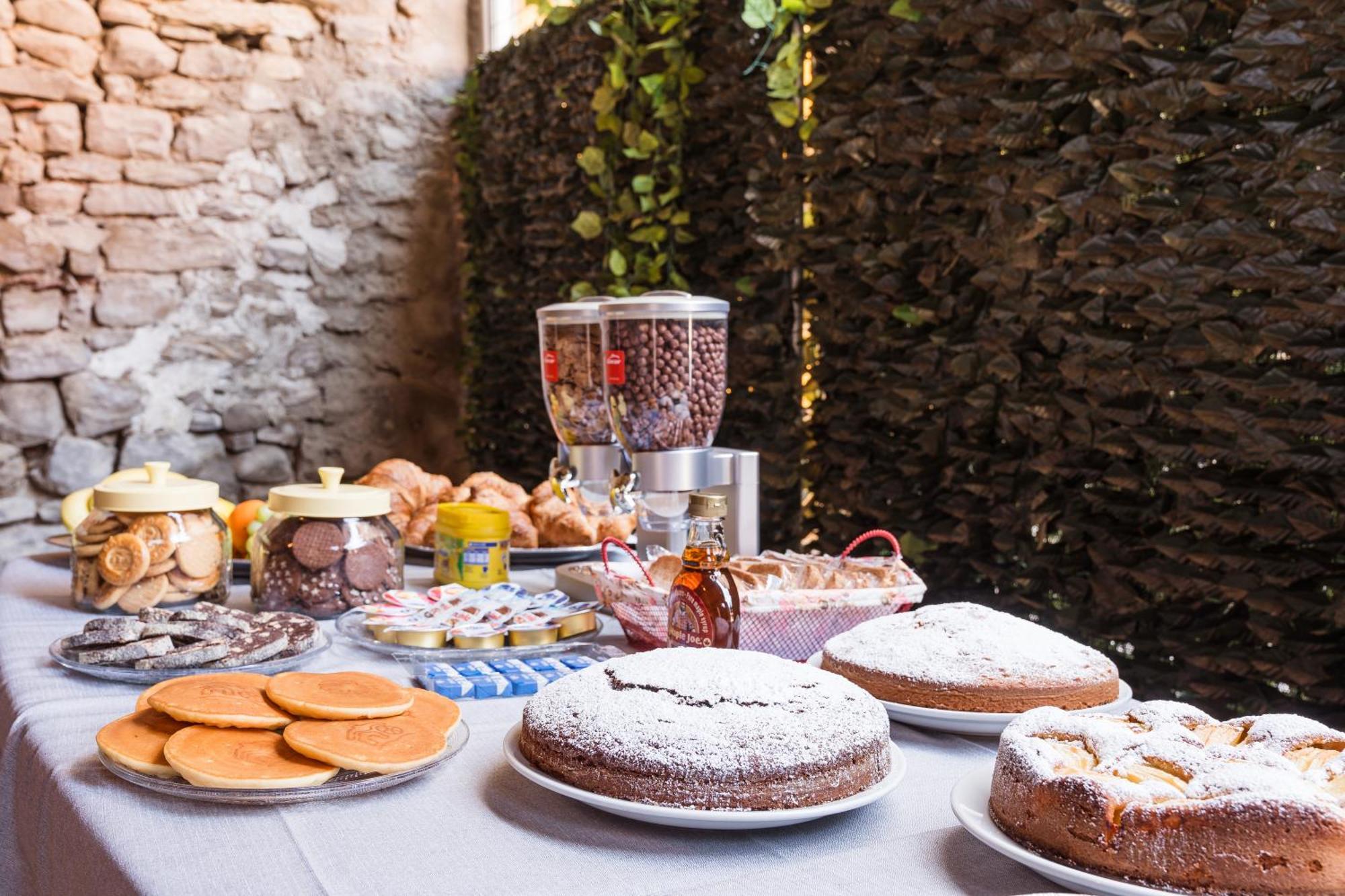 B&B La Corte And Home Restaurant - Free Parking - 10 Minutes To The Lake And Centre Como Zewnętrze zdjęcie