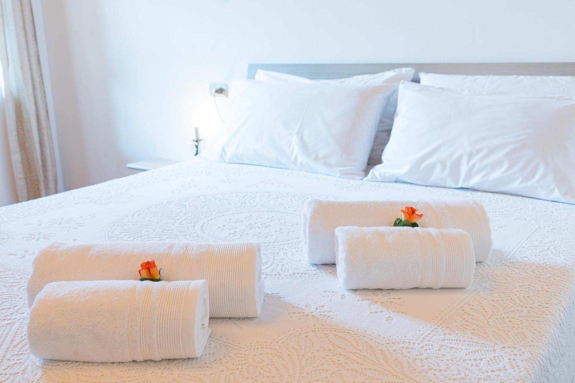 B&B La Corte And Home Restaurant - Free Parking - 10 Minutes To The Lake And Centre Como Zewnętrze zdjęcie