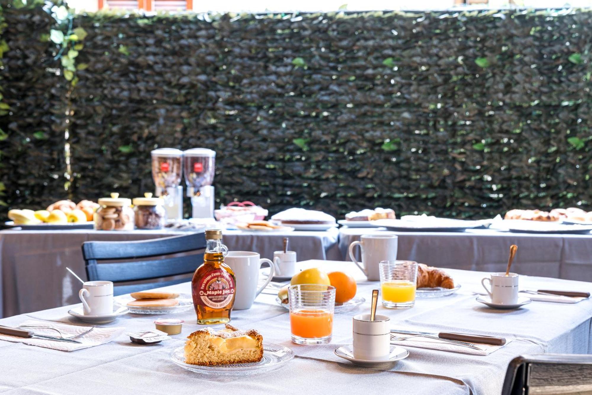 B&B La Corte And Home Restaurant - Free Parking - 10 Minutes To The Lake And Centre Como Zewnętrze zdjęcie