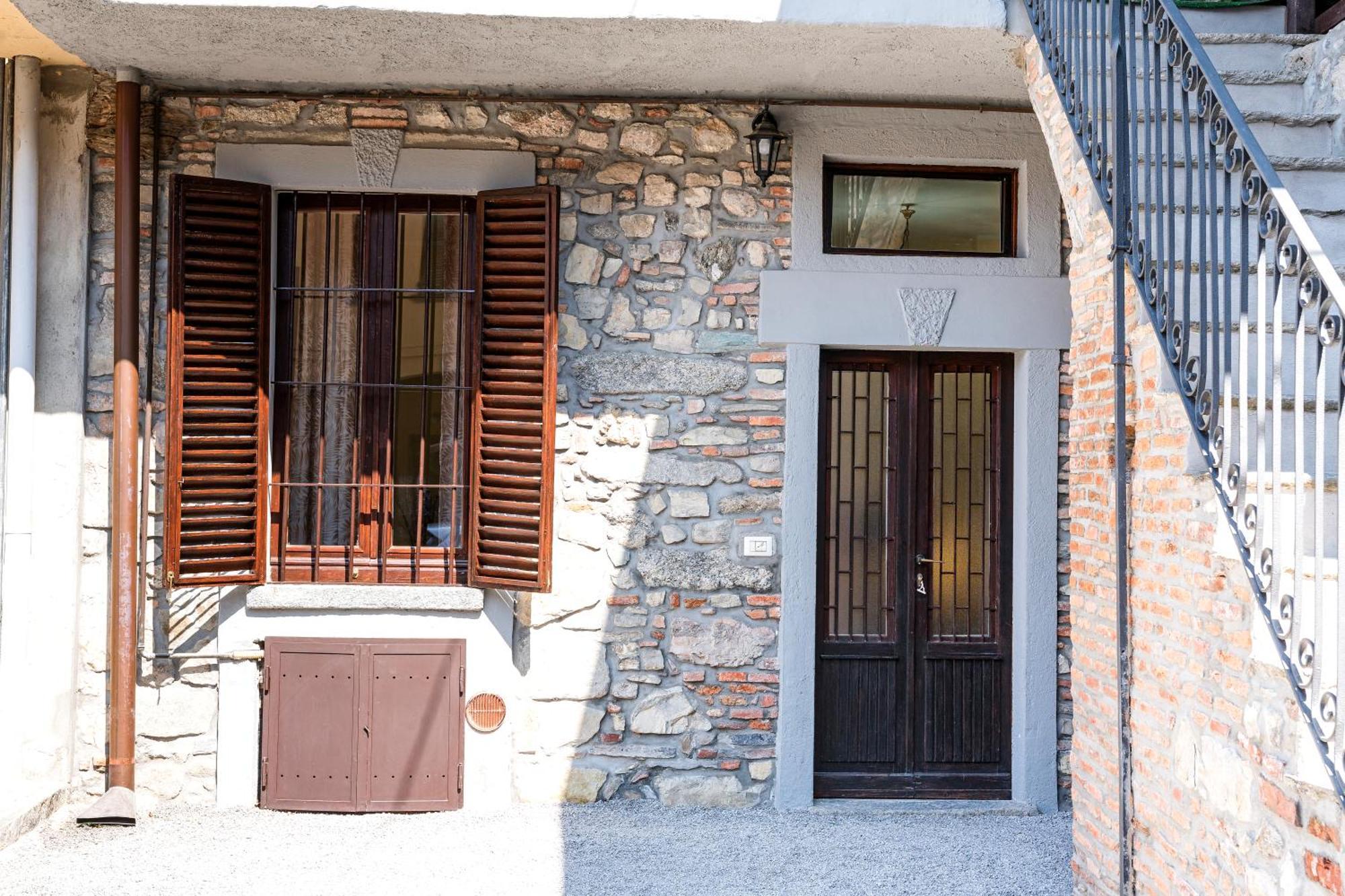B&B La Corte And Home Restaurant - Free Parking - 10 Minutes To The Lake And Centre Como Zewnętrze zdjęcie